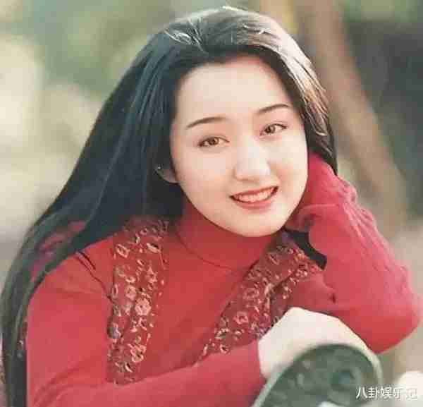 杨钰莹前男友近照曝出！52岁赖文峰穿白衬衫很潇洒，29岁妻子美呆了（杨钰莹为什么不跟赖文峰结婚）-第2张图片-九妖电影