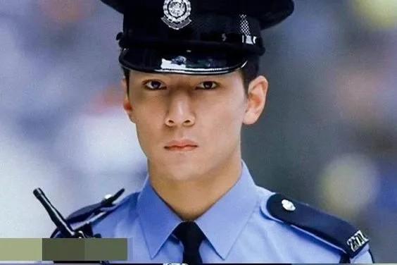 被嘲发福变老的吴彦祖，50岁又帅​回了颜值巅峰！（吴彦祖老了的样子）-第11张图片-九妖电影
