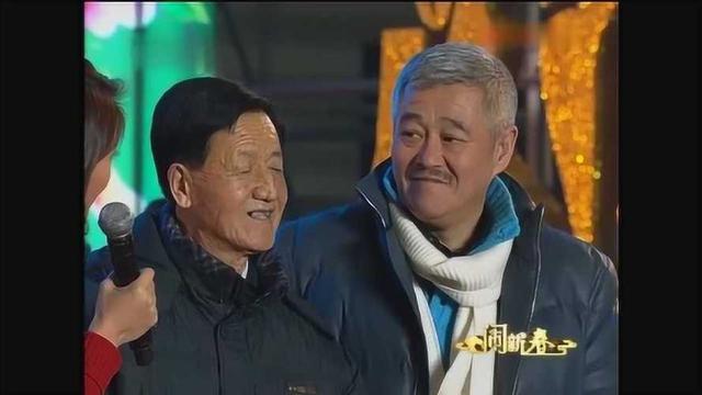 赵本山巅峰时地位有多高?怀抱章子怡不算啥,这张图才叫霸气(赵本山历届春晚小品大全顺序)-第2张图片-九妖电影 赵本山巅峰时地位有多高?怀抱章子怡不算啥,这张图才叫霸气(赵本山历届春晚小品大全顺序)-第2张图片-九妖电影