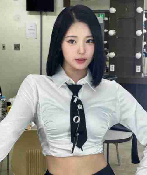 韩国人气女星在婚礼前，公开和比自己大15岁丈夫的结婚照（韩国女星结婚照）-第5张图片-九妖电影