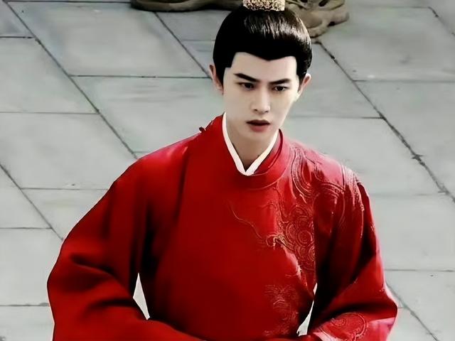 先搭白鹿彭小苒，后搭李兰迪，头套都懒得换的他，还能吃红利几年（白鹿小方）-第13张图片-九妖电影