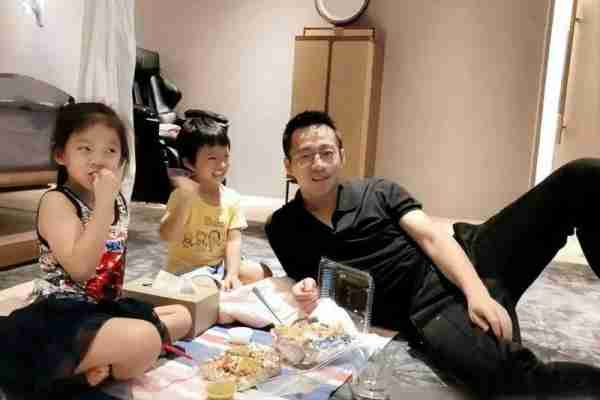 汪小菲、大S或将再起风波！10岁女儿被爆现状，疑似有自虐倾向（汪小菲大s被离婚始末）-第5张图片-九妖电影