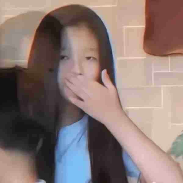 汪小菲、大S或将再起风波！10岁女儿被爆现状，疑似有自虐倾向（汪小菲大s被离婚始末）-第8张图片-九妖电影