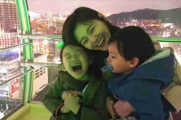 汪小菲、大S或将再起风波！10岁女儿被爆现状，疑似有自虐倾向（汪小菲大s被离婚始末）-第25张图片-九妖电影