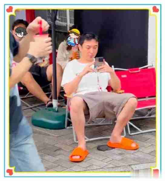 王思聪与女友懒懒东京街头被偶遇，懒懒挽着王思聪的胳膊好恩爱！（王思聪怂了）-第5张图片-九妖电影