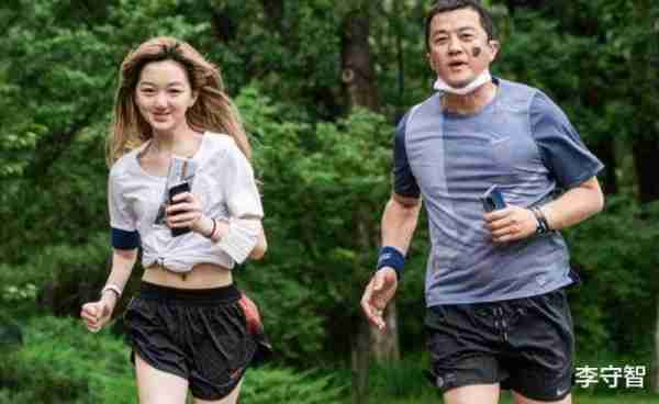 王菲无开演唱会计划，陪李嫣做手术，李亚鹏再婚后忙挣钱没陪女儿（王菲李亚鹏最近消息）-第10张图片-九妖电影