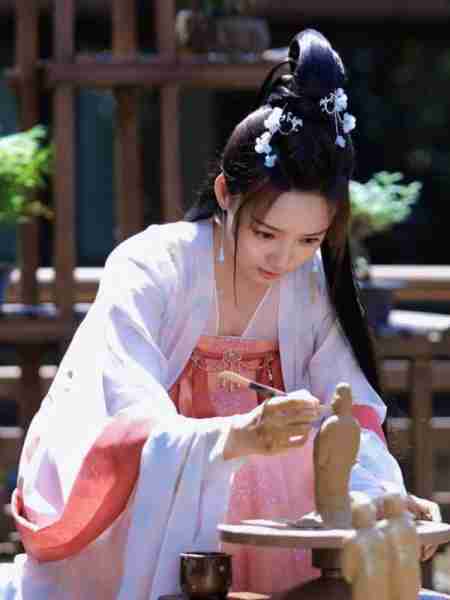 长相不够大气,演了8次女主角也没红,出道20年仍叫不出她名字(没演技的女演员)-第7张图片-九妖电影 长相不够大气,演了8次女主角也没红,出道20年仍叫不出她名字(没演技的女演员)-第7张图片-九妖电影