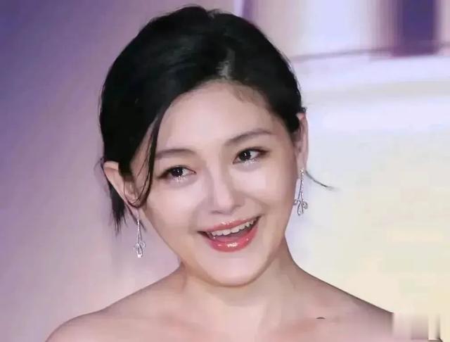马筱梅俩闺蜜助力张兰直播间，鼻子挺直惊奇一致，网友目瞪口呆（马筱玲简介）-第4张图片-九妖电影