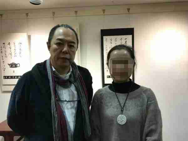 67岁张铁林陪59岁女友游日本,戴情侣帽街头合照,相恋十年好恩爱(张铁林妻子叫什么名字来着)-第12张图片-九妖电影 67岁张铁林陪59岁女友游日本,戴情侣帽街头合照,相恋十年好恩爱(张铁林妻子叫什么名字来着)-第12张图片-九妖电影