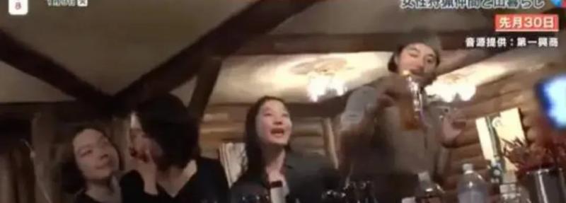 出轨18岁女星，与3位女星野外同居，这才是真正的“海王”（知名女星出轨20岁）-第1张图片-九妖电影