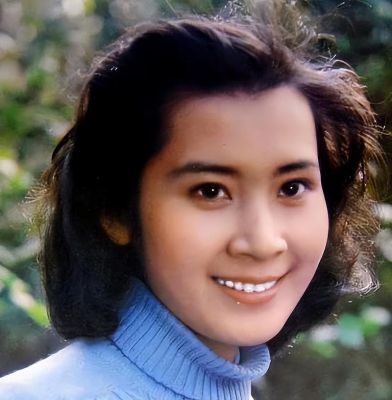 肖雄辉煌人生：从话剧团到《蹉跎岁月》的女主角之路-第1张图片-九妖电影