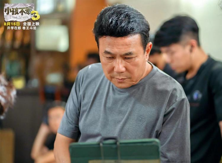 新加坡国庆日六公主给足排面 导演梁志强独家揭秘《小孩不笨3》-第1张图片-九妖电影