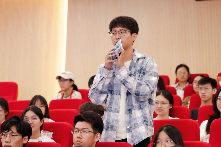 《里斯本丸沉没》珠海路演，方励：情感是完成电影的最大动力-第2张图片-九妖电影