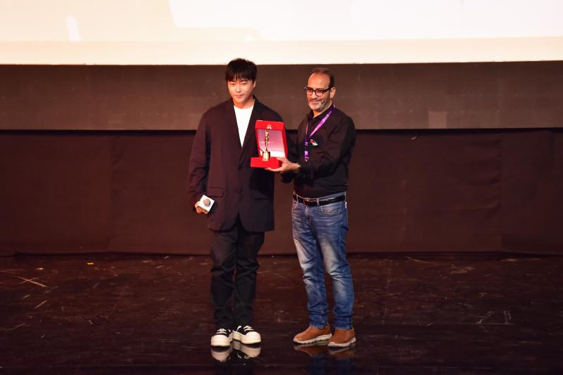 《解密》闪耀尼罗河畔，导演陈思诚获开罗国际电影节金金字塔荣誉奖-第3张图片-九妖电影
