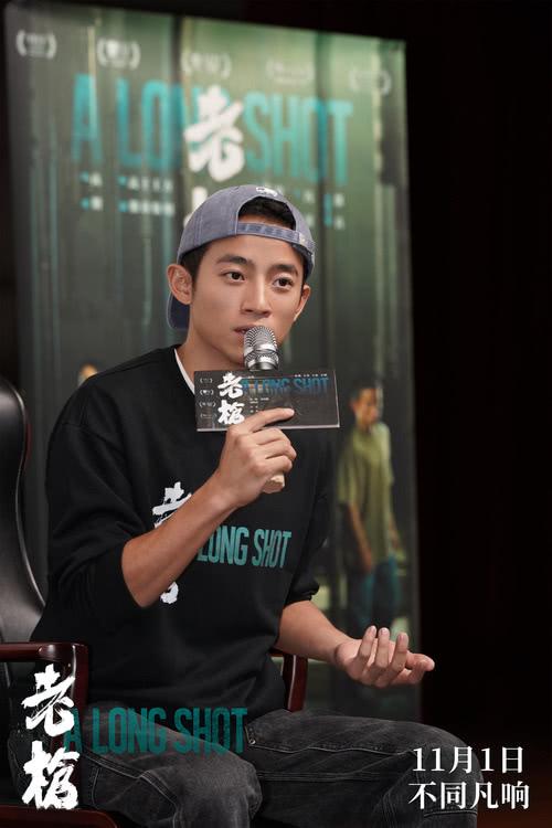 电影《老枪》主创亮相杭州路演现场 现场真诚交流分享幕后故事-第2张图片-九妖电影