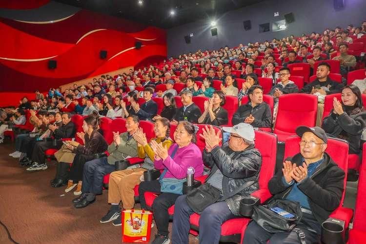 《戏》郑州首映礼：看咱河南“小妮儿”，书写乡愁 唱豫西风情-第6张图片-九妖电影