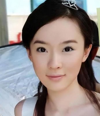 霍思燕带女儿聚餐惊艳亮相，网友惊呼：原来她还有女儿-第1张图片-九妖电影