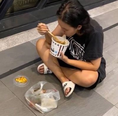 林靖恩：爷孙恋女主丧夫后生活失控，频频被曝偷窃与流浪-第1张图片-九妖电影