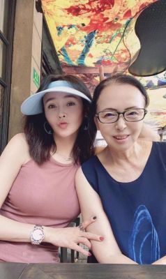 低调演员于明加：幸福婚姻与两个可爱女儿的完美人生-第1张图片-九妖电影