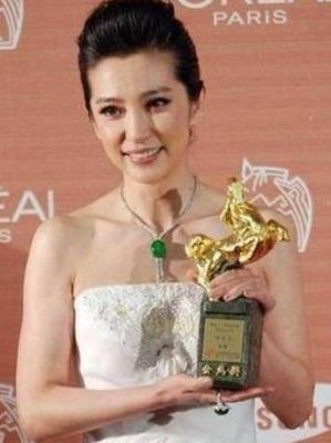 李冰冰51岁依旧魅力四射，塑造娱乐圈不老女神形象-第1张图片-九妖电影