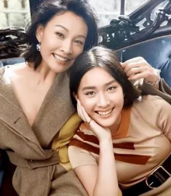 陈冲女儿在哈佛毕业引热议：许文珊是被领养的吗？揭秘背后故事-第1张图片-九妖电影