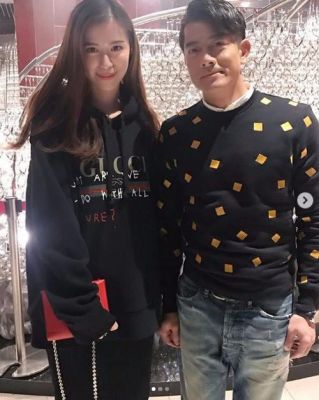 京多安与B席夫妇欢乐圣诞聚会，晒合照共享美好时光-第1张图片-九妖电影