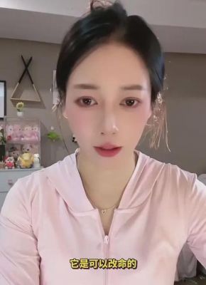 吴柳芳擦边事件重燃舆论，粉丝骤降至4.4万，她的未来何去何从？-第1张图片-九妖电影