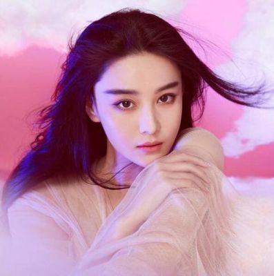 张馨予回应何捷转业引热议：价值观是关键-第1张图片-九妖电影