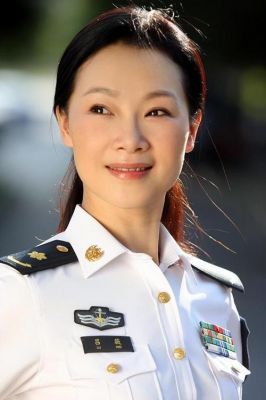 吕薇与吕继宏合唱《春风十万里》，网友热议两人情感动态-第1张图片-九妖电影