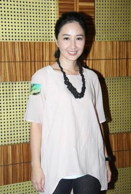 谢家明星四口之谜：谢婷婷的低调生活与家庭关系解析-第1张图片-九妖电影