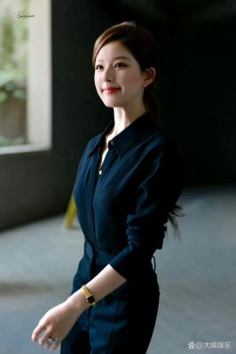赵露思新年复健视频分享：坚强斗志与友谊温暖-第1张图片-九妖电影