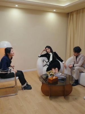 内娱翻车记：李明德怒撕剧组引发舆论狂潮，谁是真正的打工人？-第1张图片-九妖电影