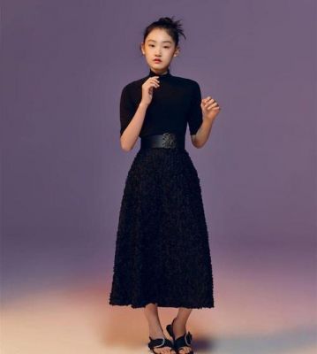 刘敏涛与女儿时尚对比：从低调实力到青春活力的风格碰撞-第1张图片-九妖电影