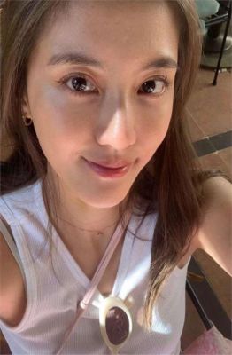 吴千语：豪门阔太的魅力与事业并重，婚后生活引发关注-第1张图片-九妖电影