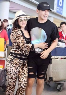 54岁钟丽缇泰国游：依然风韵犹存，女儿气质惊艳-第1张图片-九妖电影