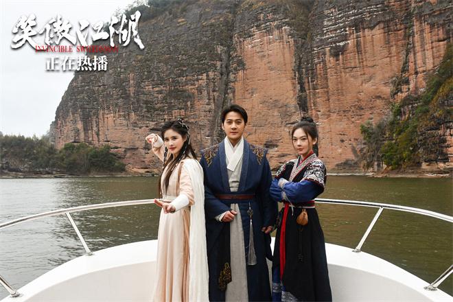 同追寻武侠梦！《笑傲江湖》主创打卡电影取景地（经典的笑傲江湖电视剧谁拍的）-第1张图片-九妖电影