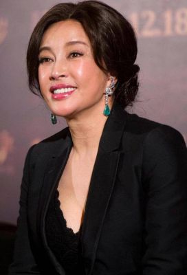 刘晓庆入驻短剧：74岁女神掀起银发经济新浪潮-第1张图片-九妖电影
