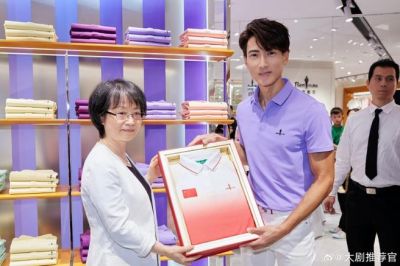 吴尊与林丽吟相爱29周年：缘定青春，时光不败美好爱情-第1张图片-九妖电影