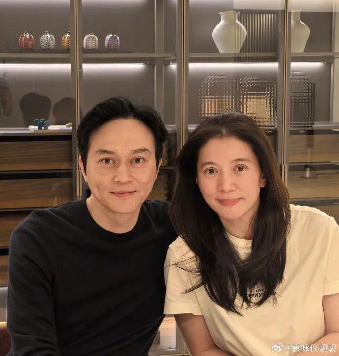 袁咏仪庆祝与张智霖结婚24周年 两人素颜状态好-第1张图片-九妖电影