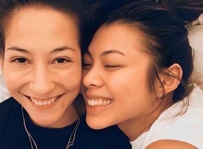 王敏德女儿王曼喜与同性爱人甜蜜合影，婚后生活曝光-第1张图片-九妖电影