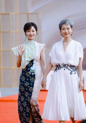 《新白娘子传奇》30年友情：赵雅芝与叶童的经典回忆与重聚-第1张图片-九妖电影