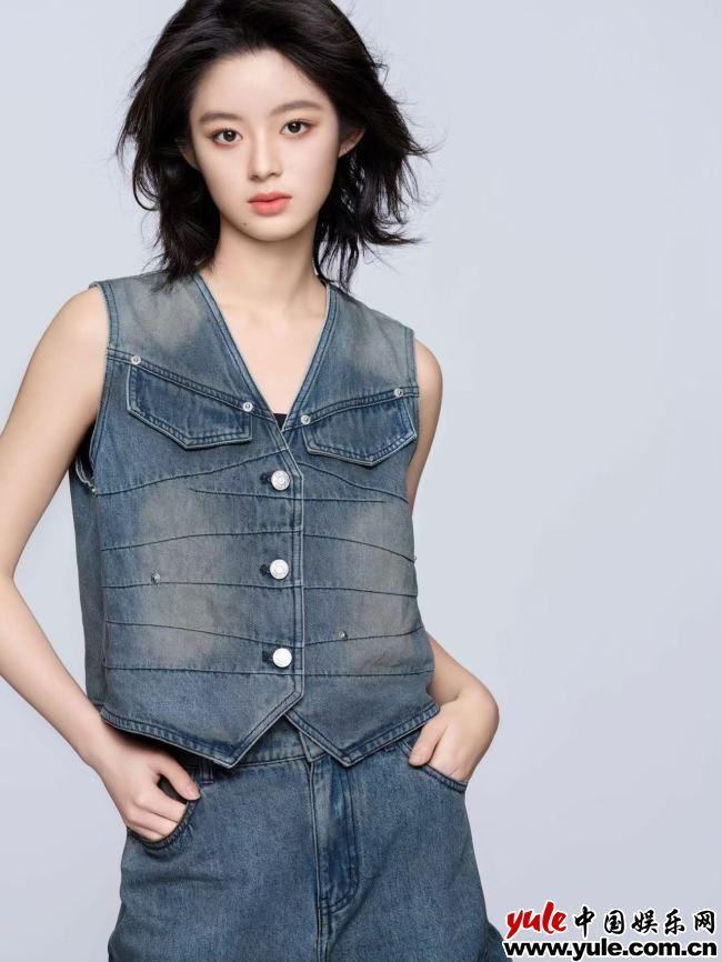 17岁黄杨钿甜“小炮仗”开门红 《五福临门》灵动少女稳稳上桌（黄杨钿甜个人资料简介(身高/生日/年龄)）-第5张图片-九妖电影