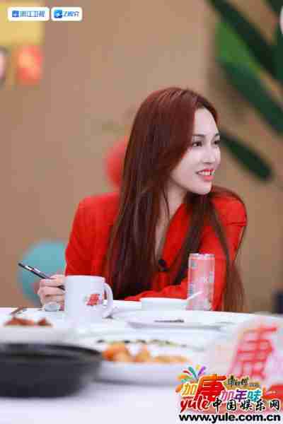 无限家族变身庙会摊主！《加康加年味3》解锁蛇年庙会攻略～（加康源贸易有限公司怎么样）-第3张图片-九妖电影