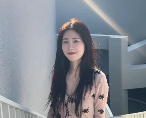 张碧晨让饺子别有压力 笑称他的选择总是对的-第1张图片-九妖电影