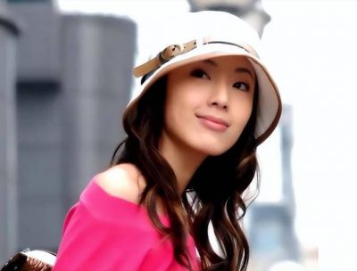 梁靖琪澳门旅行引发热议，网友评论各异-第1张图片-九妖电影