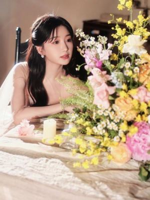 毛晓彤36岁生日，梦幻写真展现优雅魅力-第1张图片-九妖电影
