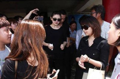 大S去世引发家人遗产争夺战，前任与亲属舆论战愈演愈烈-第1张图片-九妖电影