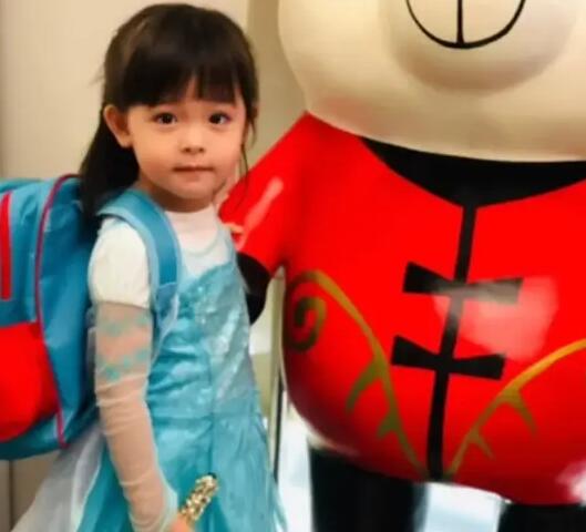 尔冬升公开女儿近照：大眼睛明亮灵动-第1张图片-九妖电影