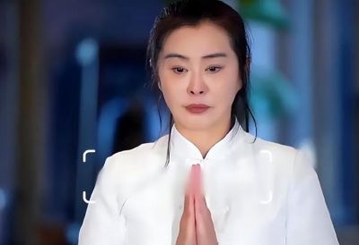 王祖贤58岁创业开艾灸馆，优雅回归引发关注-第1张图片-九妖电影