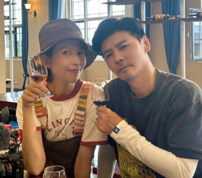 蔡少芬谈与张晋17年婚姻 自曝并非外人看来那么好-第1张图片-九妖电影